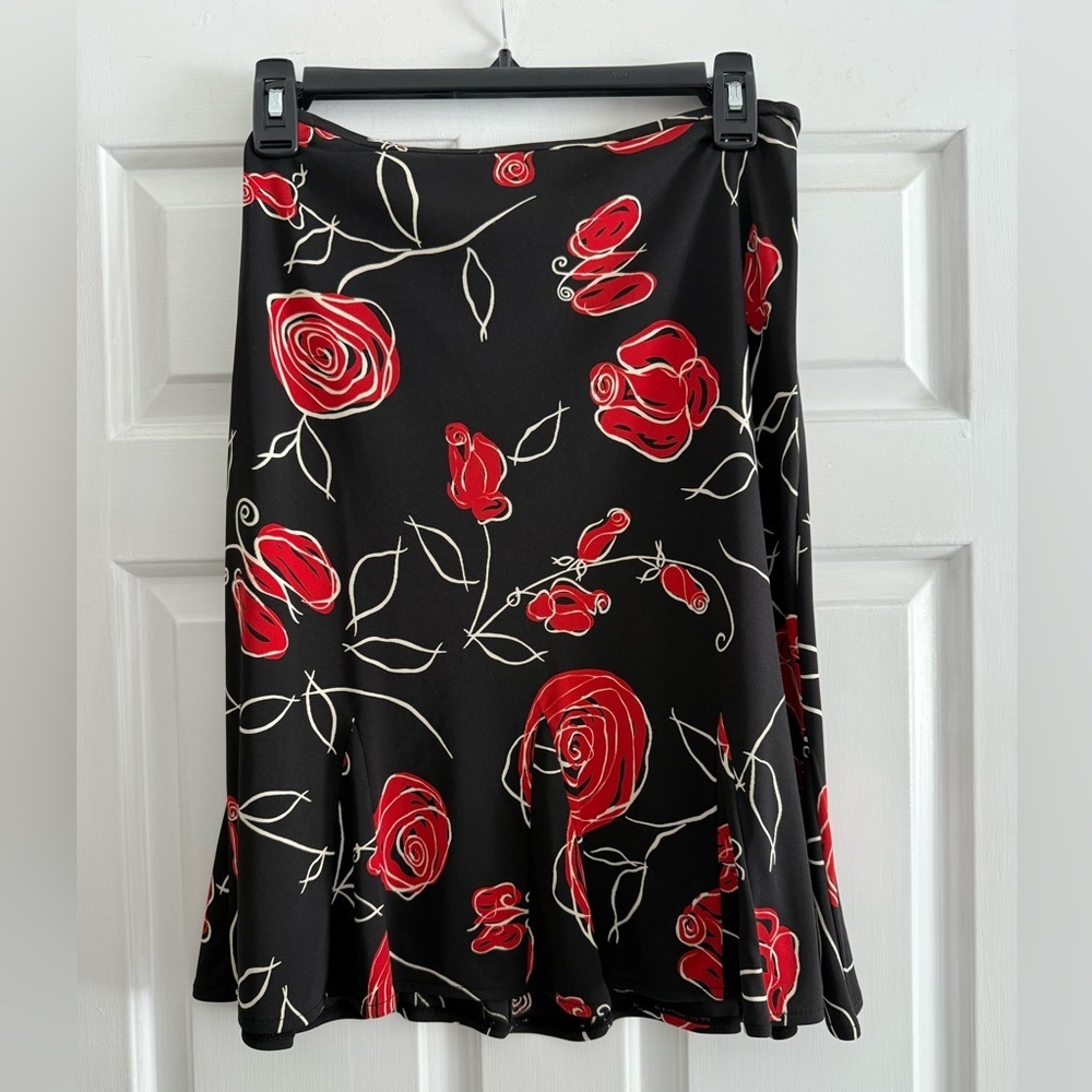 Vintage Loft Red & Black Floral Ruffled Skirt Size 4 Petite